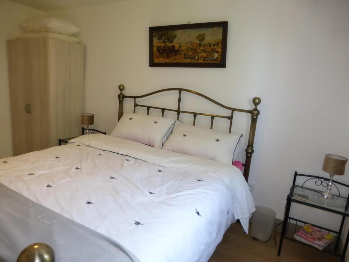 Chez Kate Bed & Breakfast Charroux  Luaran gambar